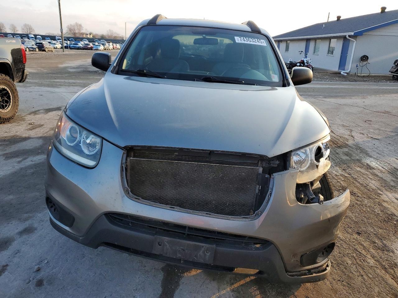 2012 Hyundai Santa Fe Gls - Image 5