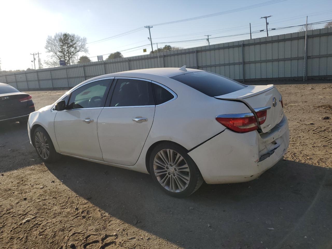 2013 Buick Verano Convenience - Фото 2