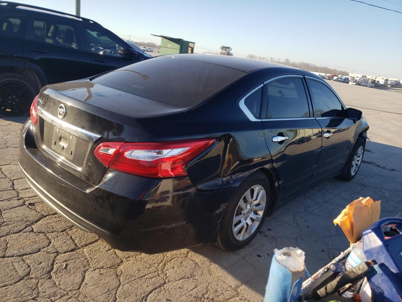 2016 Nissan Altima 2.5 - Image 3
