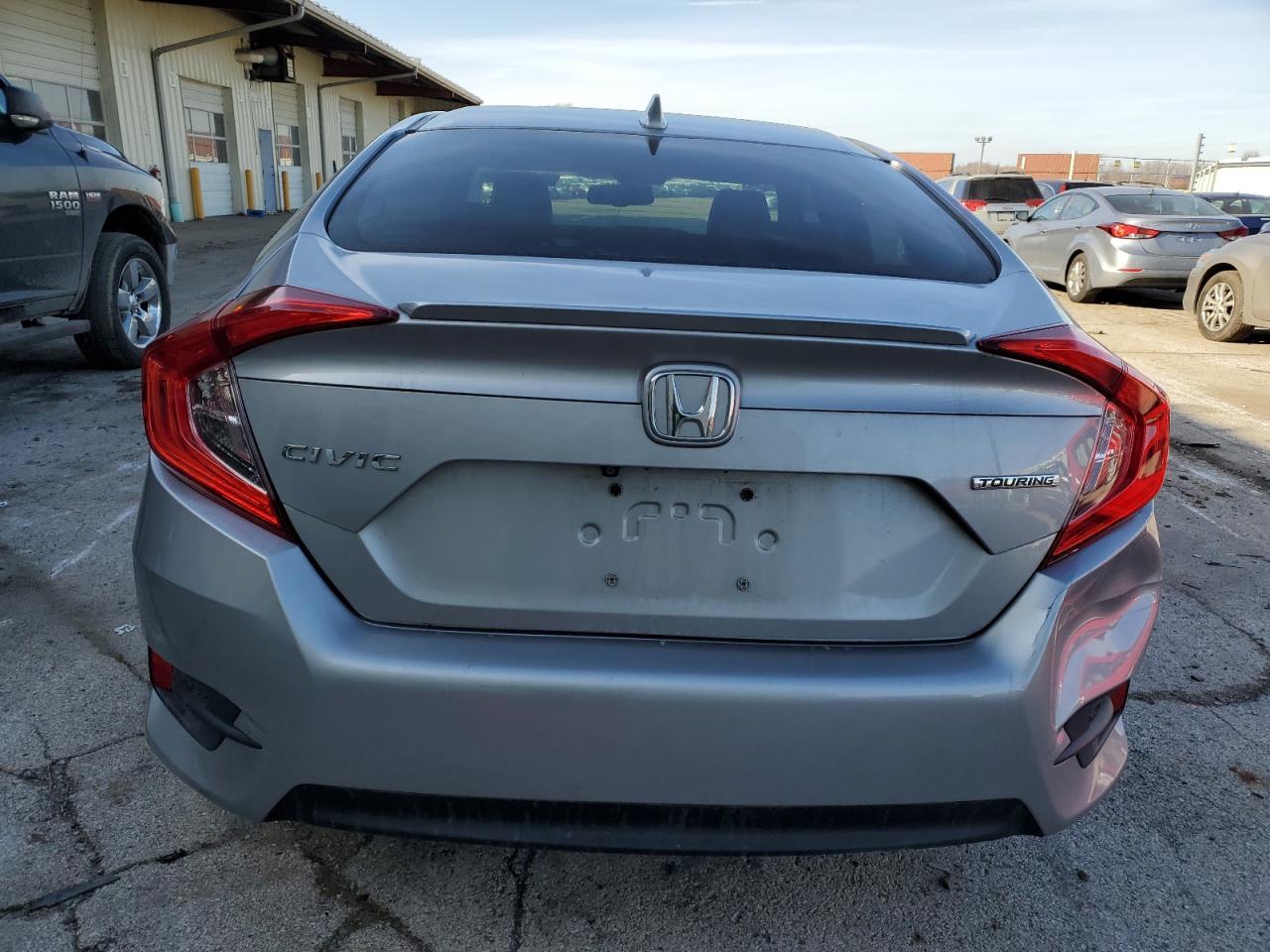 2016 Honda Civic Touring - Фото 6