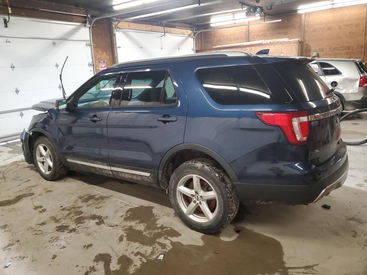 2016 Ford Explorer X - Image 2