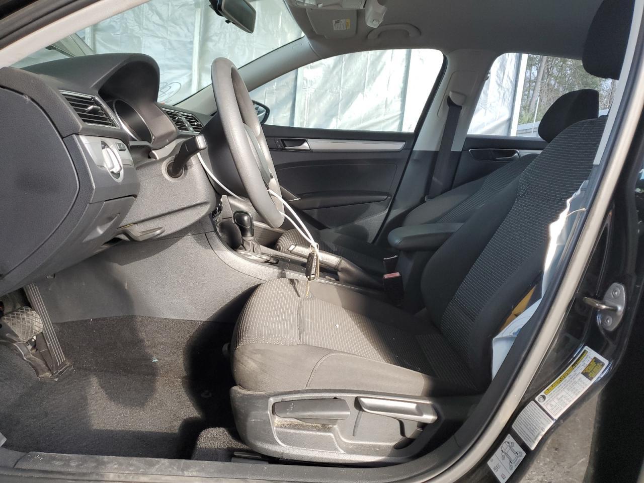 2016 Volkswagen Passat S - Фото 7