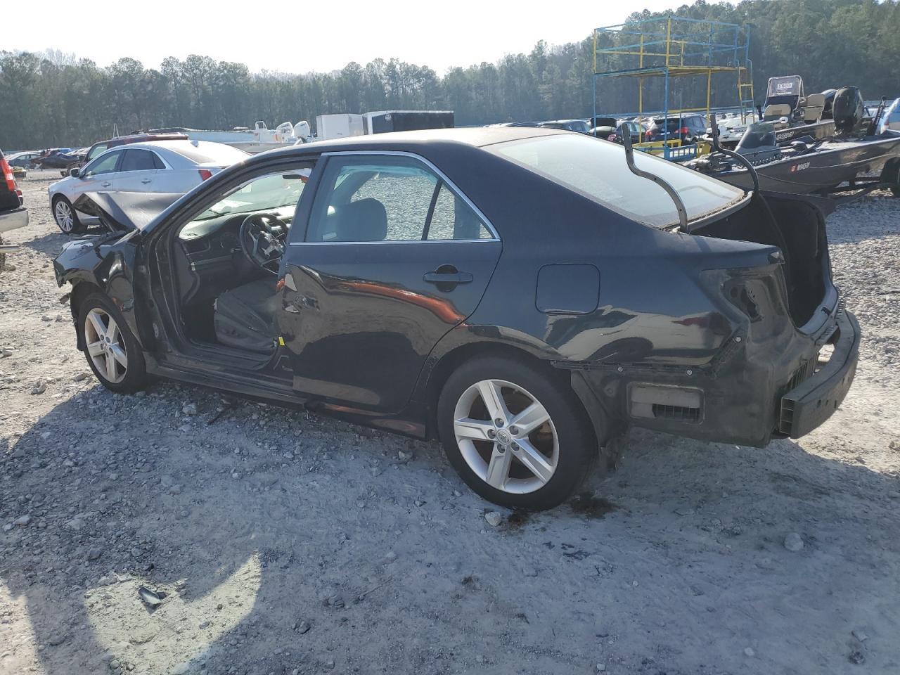 2013 Toyota Camry L - Фото 2