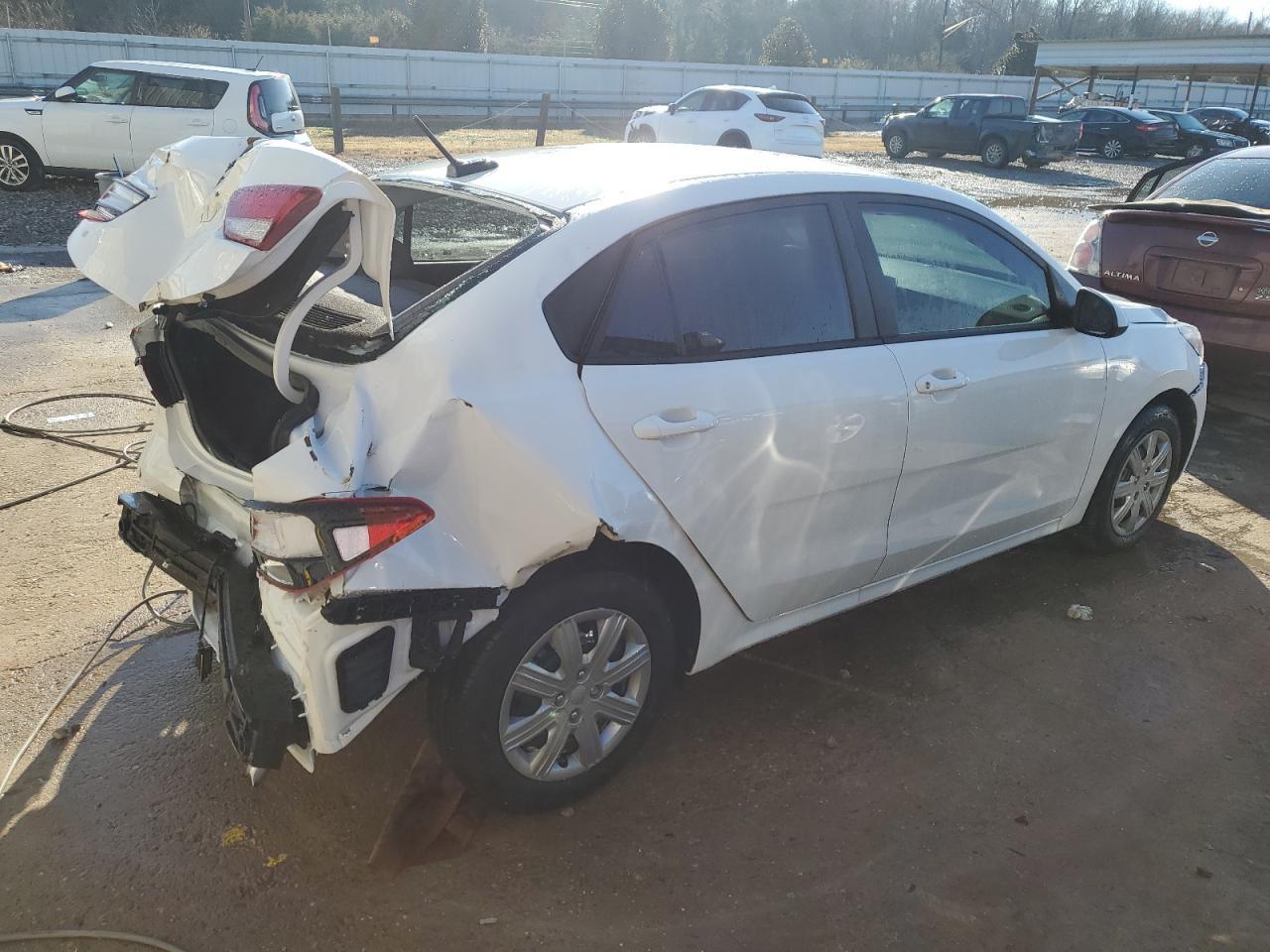 2023 Kia Rio Lx - Image 3