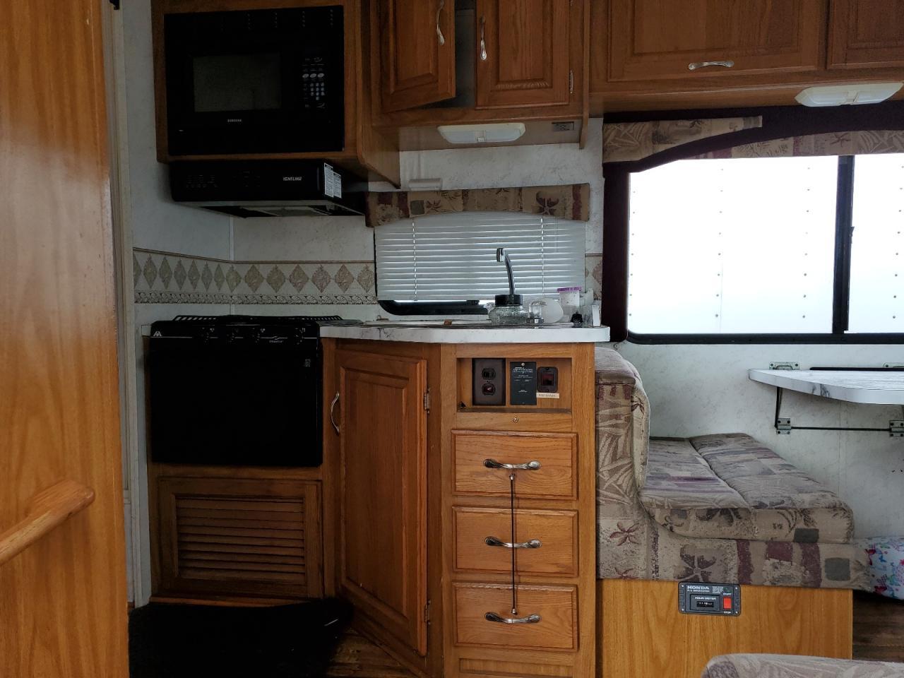 2003 Ford Econoline E450 Super Duty Cutaway Van - Фото 6