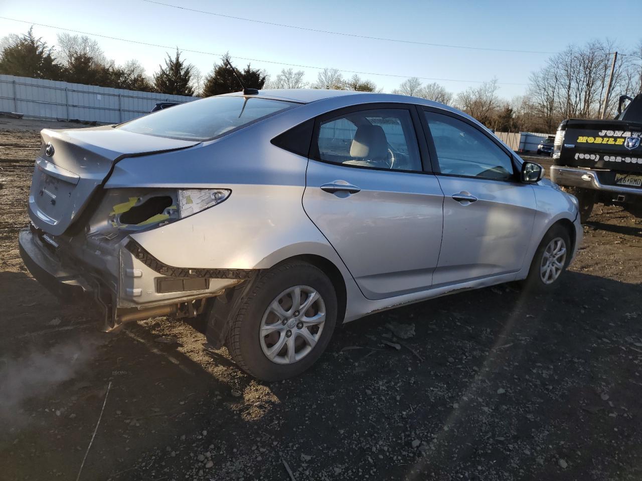 2012 Hyundai Accent Gls - Фото 3