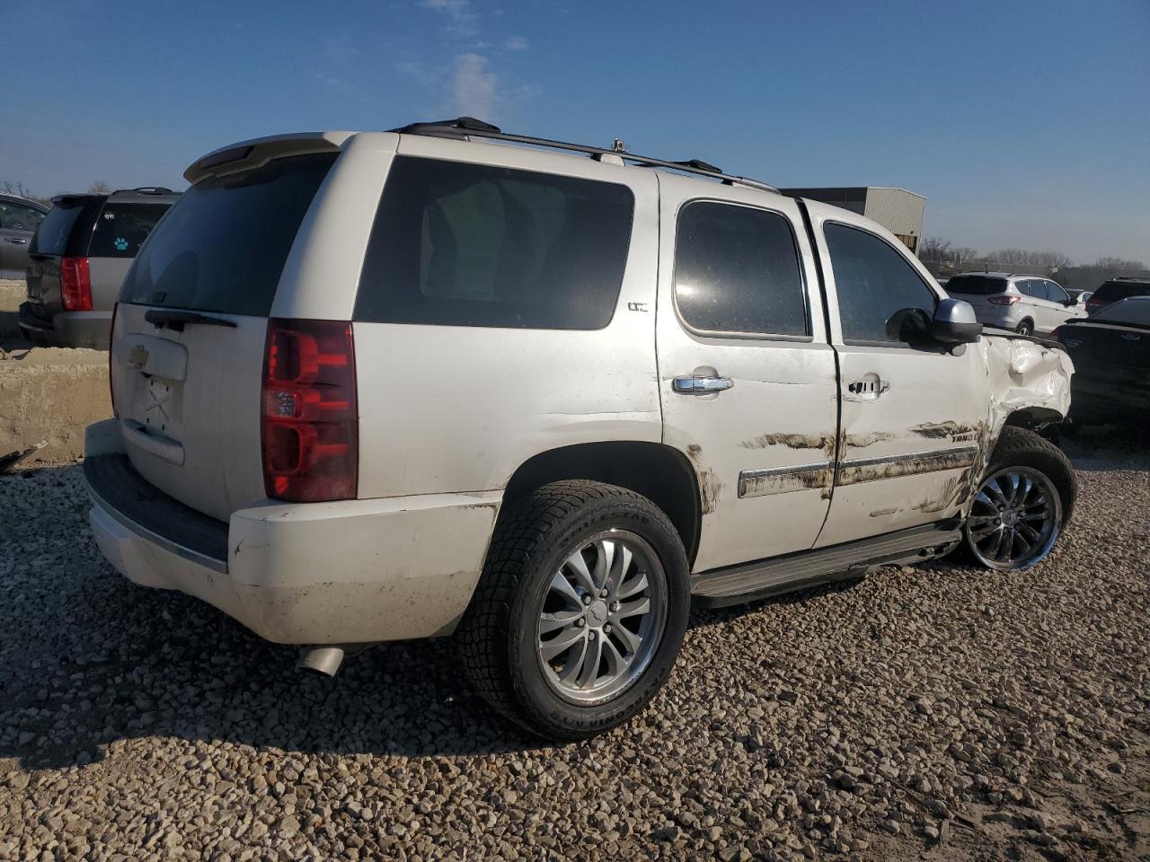 2013 Chevrolet Tahoe K1500 Ltz - Image 3