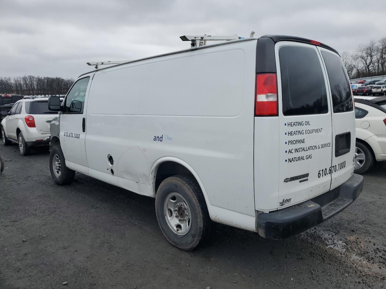 2016 Chevrolet Express G2500 - Фото 2