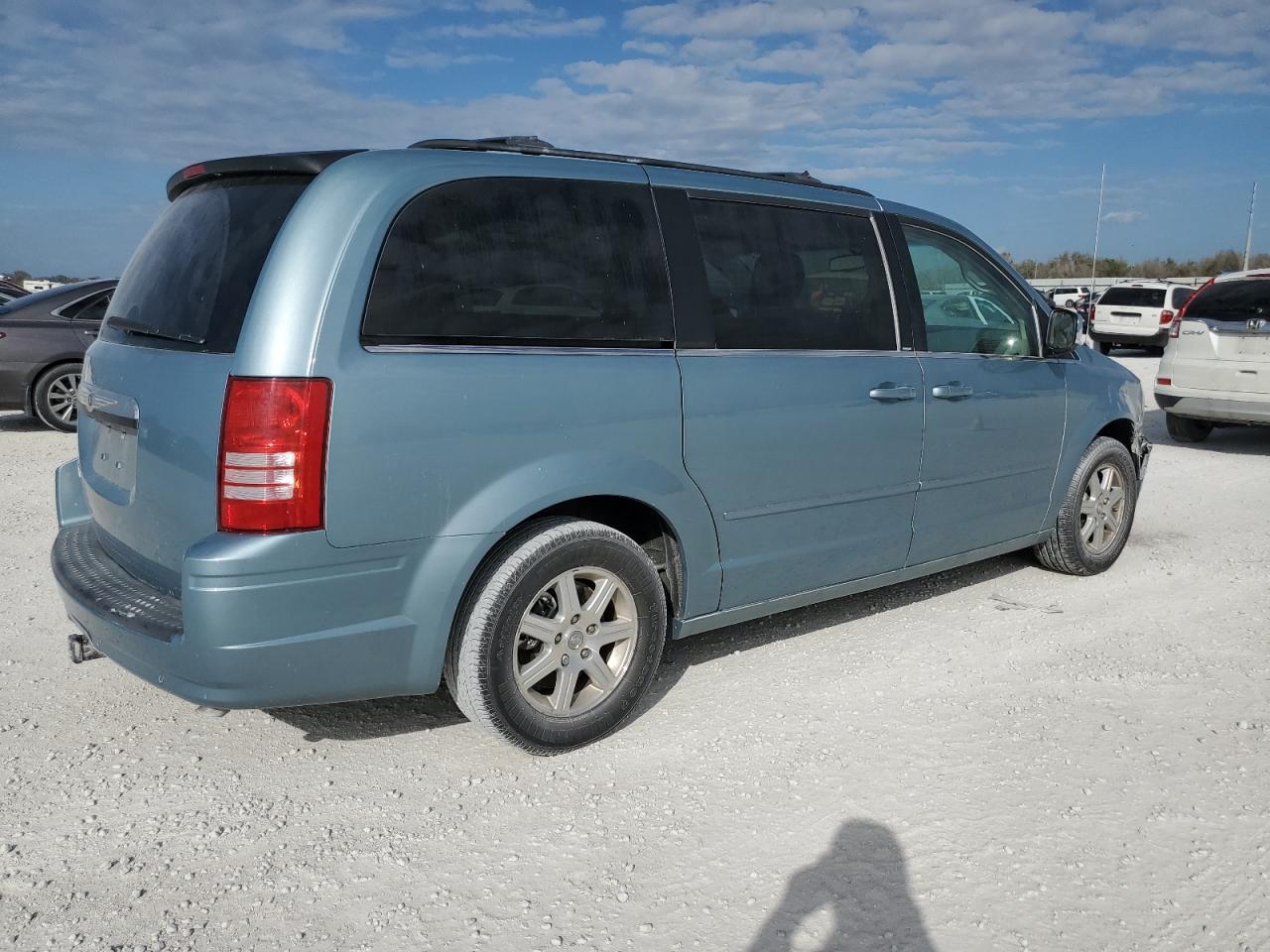 2008 Chrysler Town & Country Touring - Фото 3