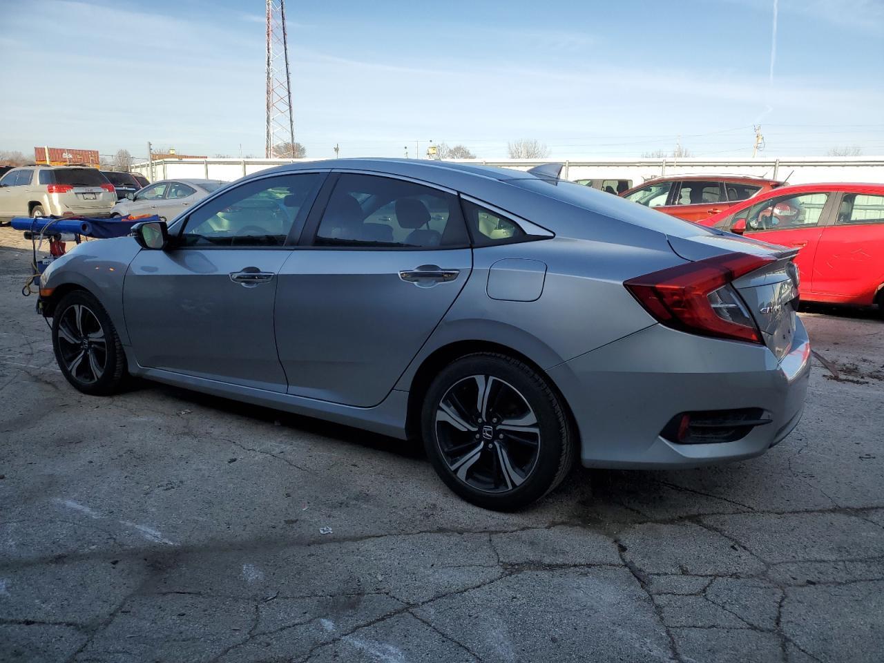 2016 Honda Civic Touring - Фото 2