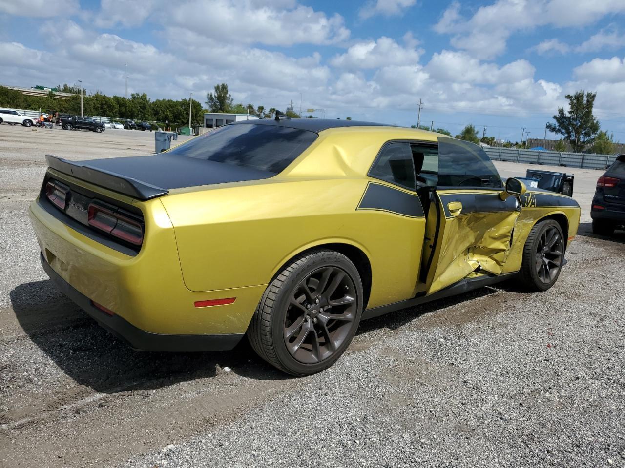 2021 Dodge Challenger R/T - Фото 3