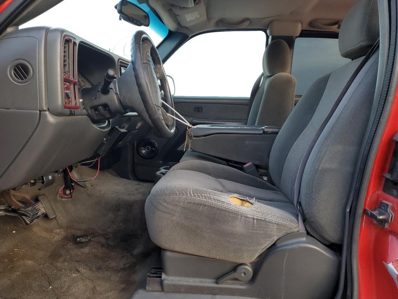 2004 GMC New Sierra C1500 - Image 7