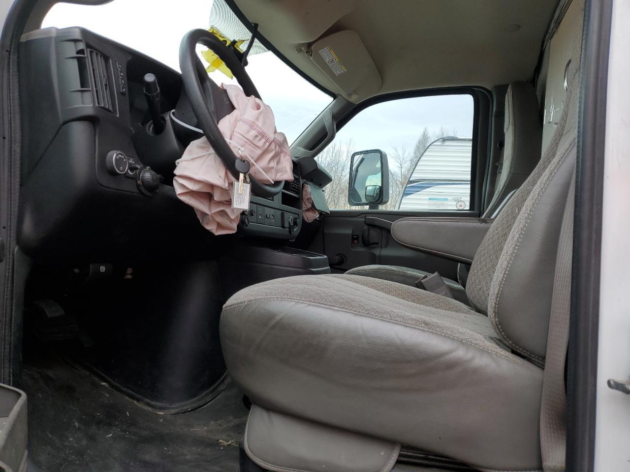 2019 GMC Savana Cutaway G3500 - Image 7