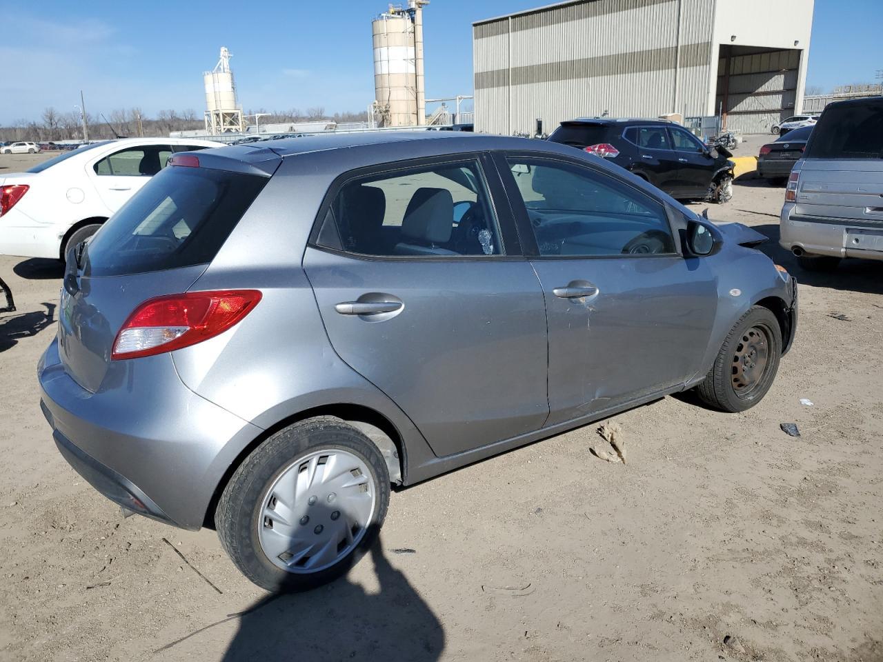2013 Mazda Mazda2 - Фото 3
