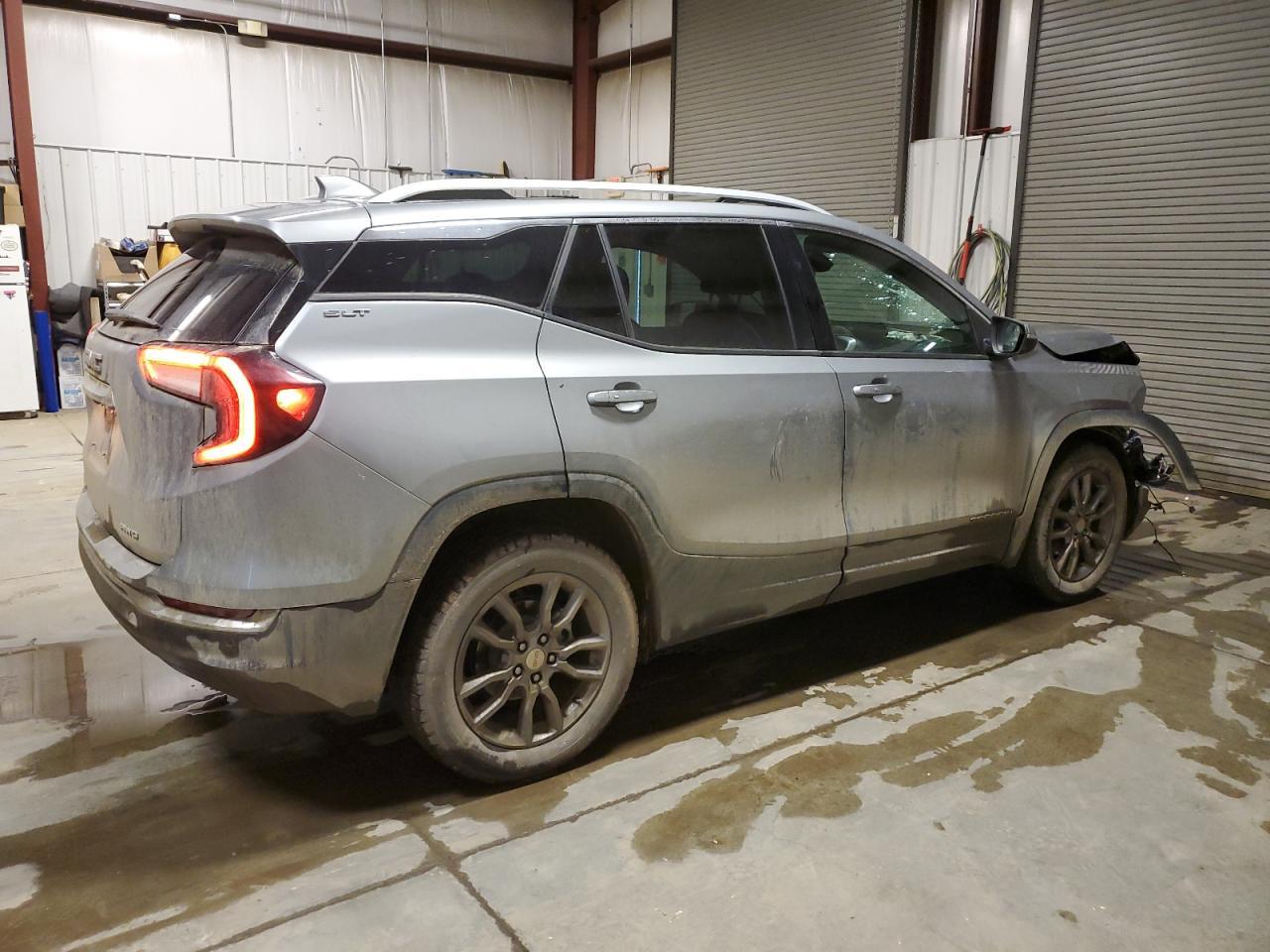 2023 GMC Terrain Slt - Image 3