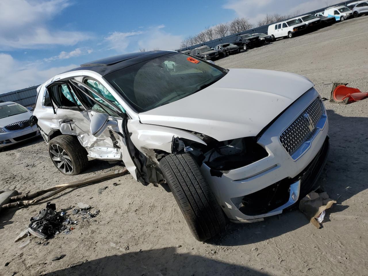 2019 Lincoln Nautilus Reserve - Image 4