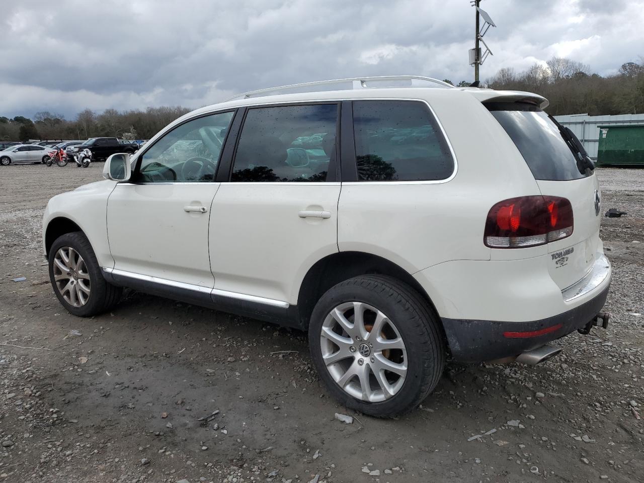 2009 Volkswagen Touareg 2 V6 Tdi - Image 2