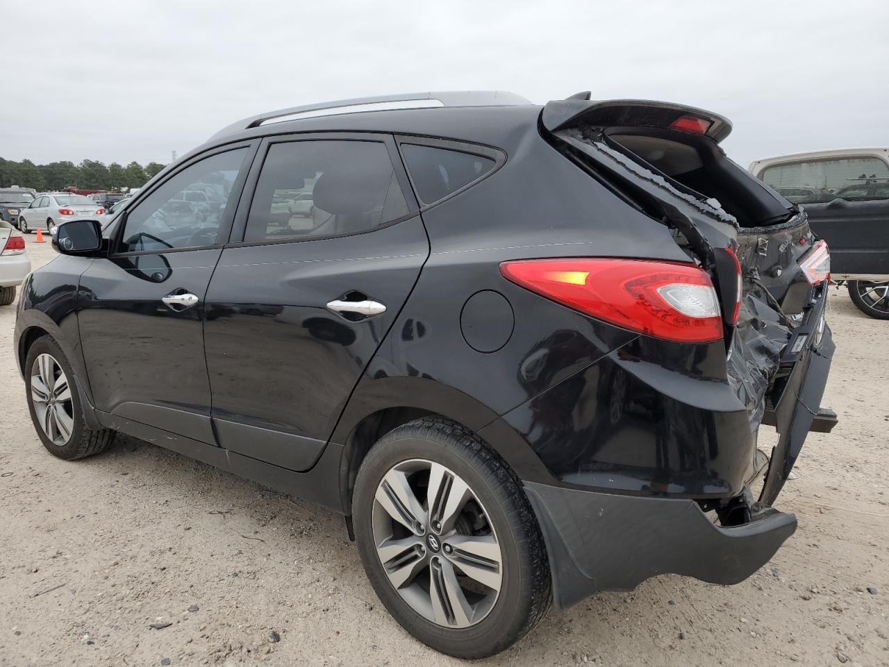 2015 Hyundai Tucson Limited - Image 2