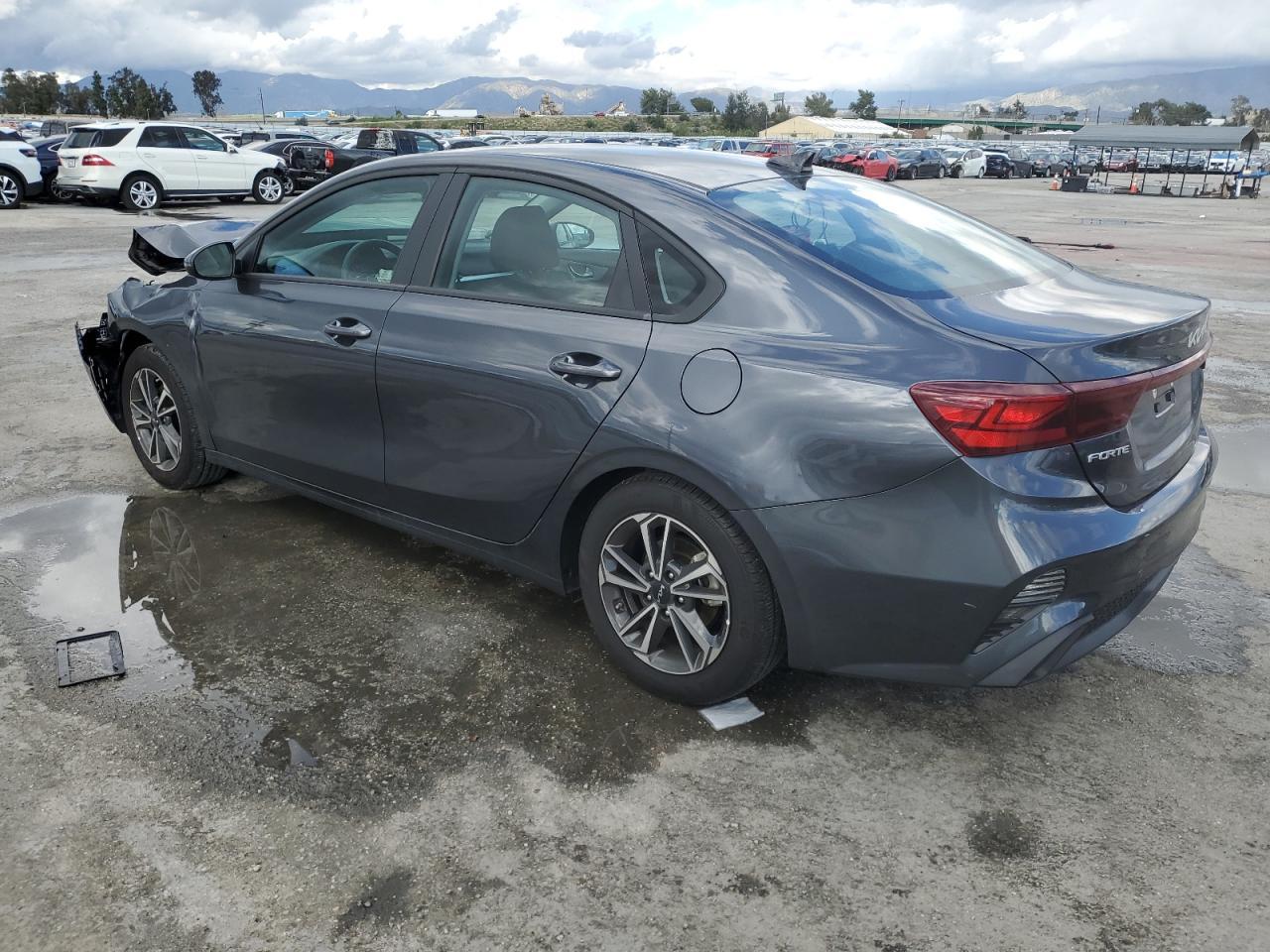 2023 Kia Forte Lx - Фото 2
