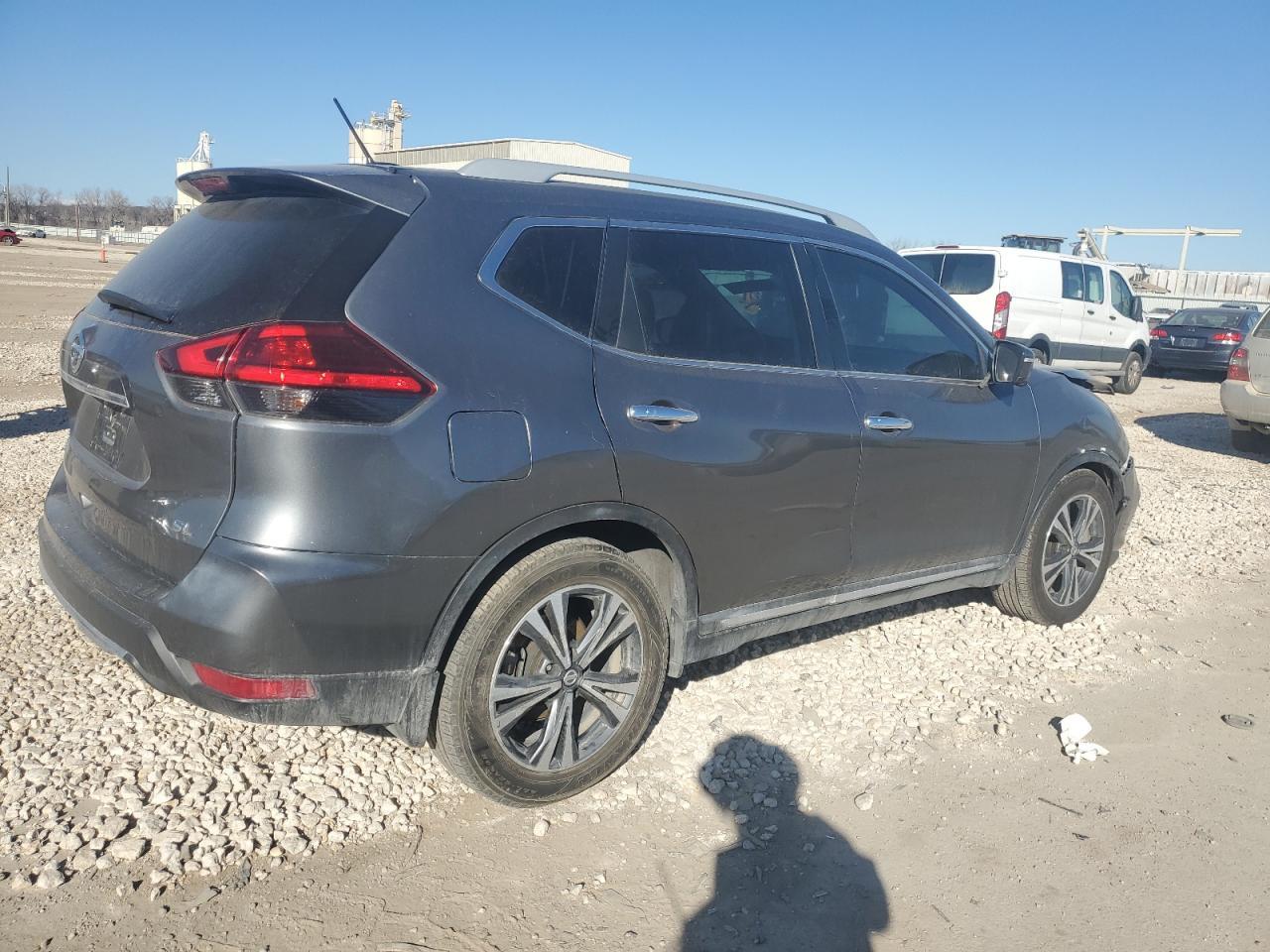 2017 Nissan Rogue S - Фото 3