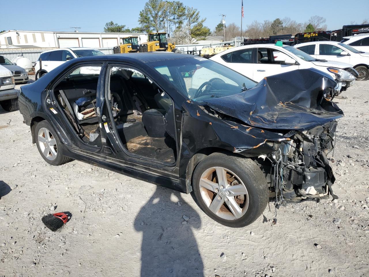 2013 Toyota Camry L - Фото 4