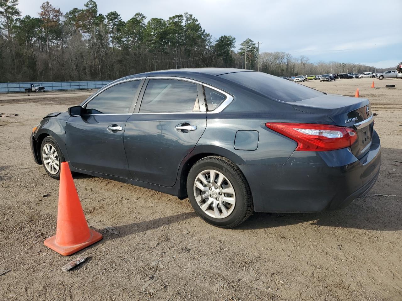 2017 Nissan Altima 2.5 - Фото 2