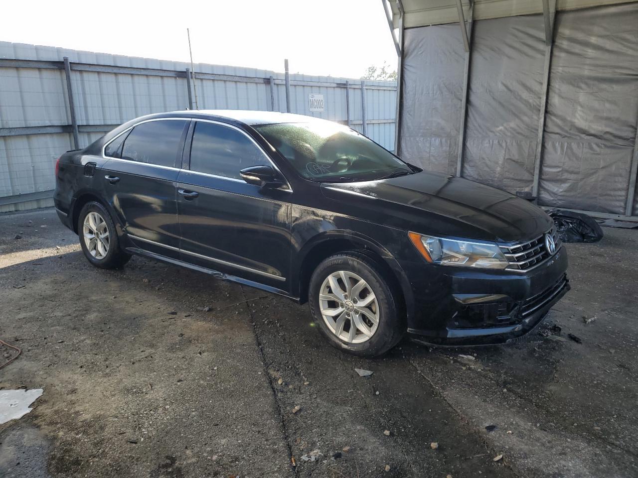2016 Volkswagen Passat S - Фото 4