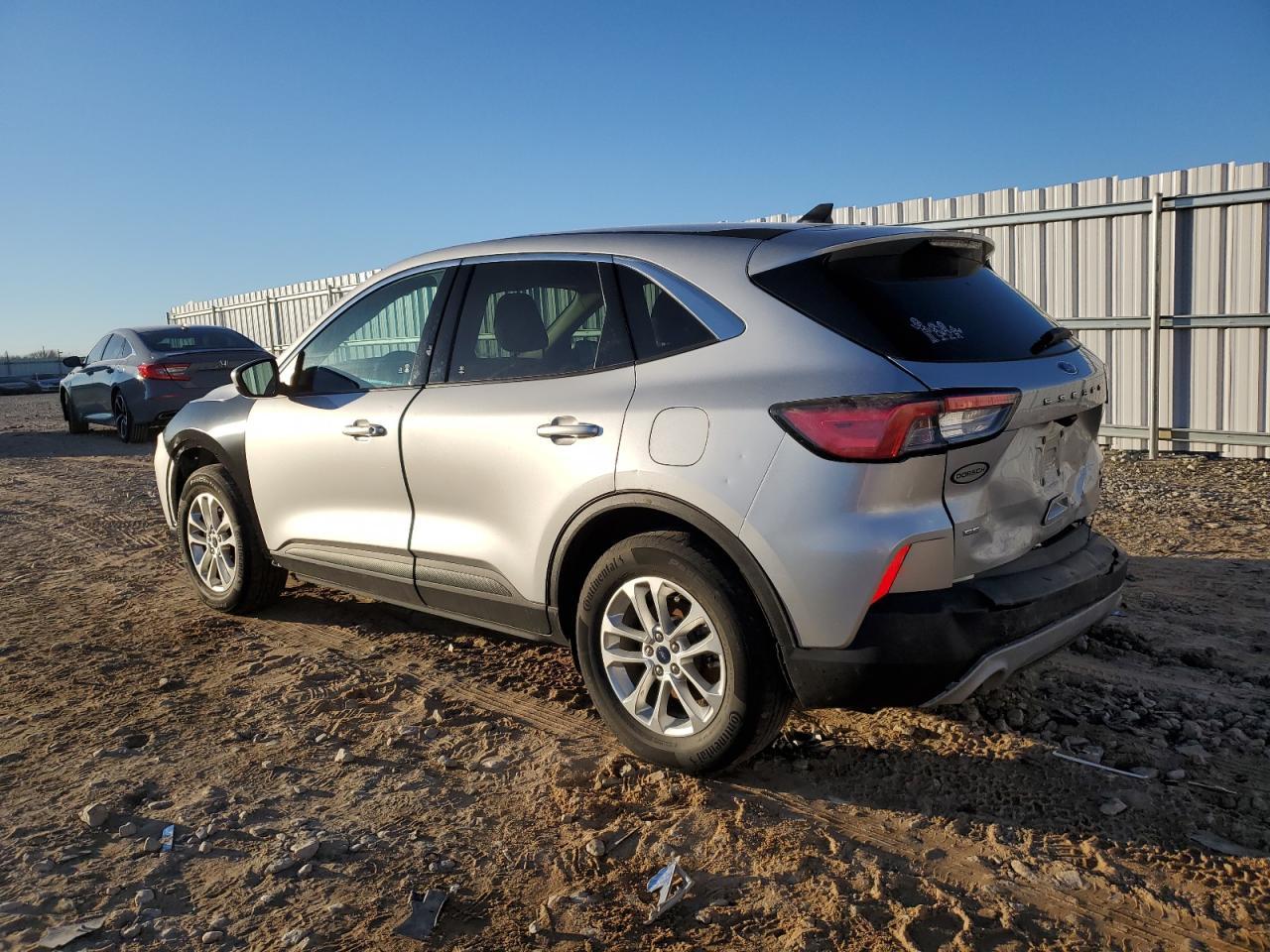 2020 Ford Escape Se - Фото 2