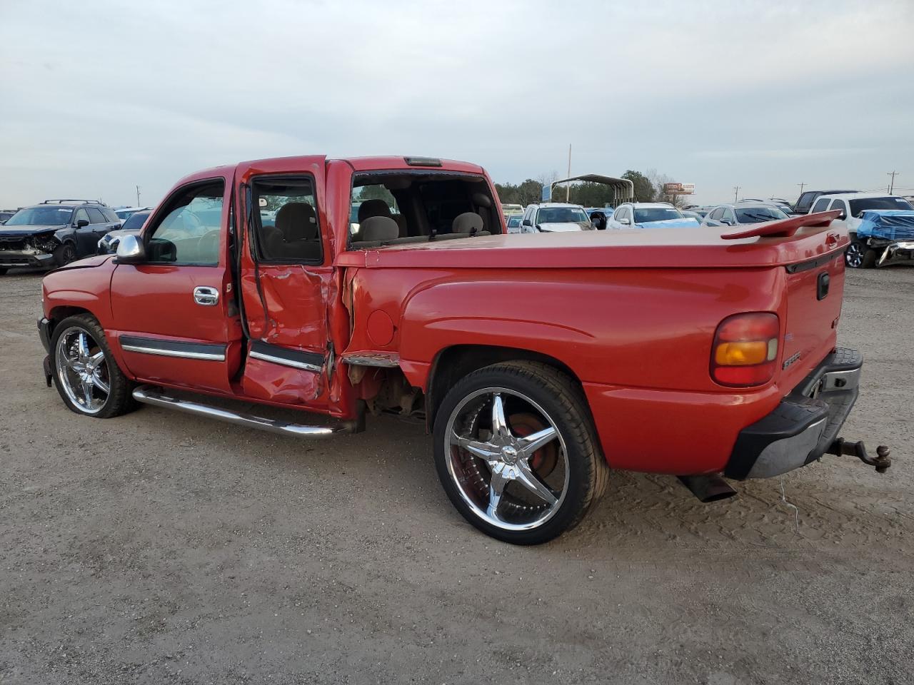 2004 GMC New Sierra C1500 - Image 2