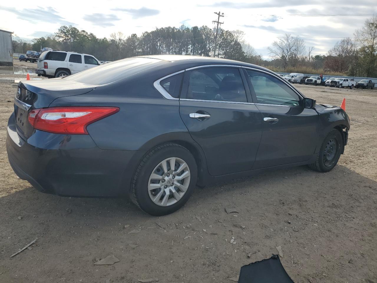2017 Nissan Altima 2.5 - Фото 3