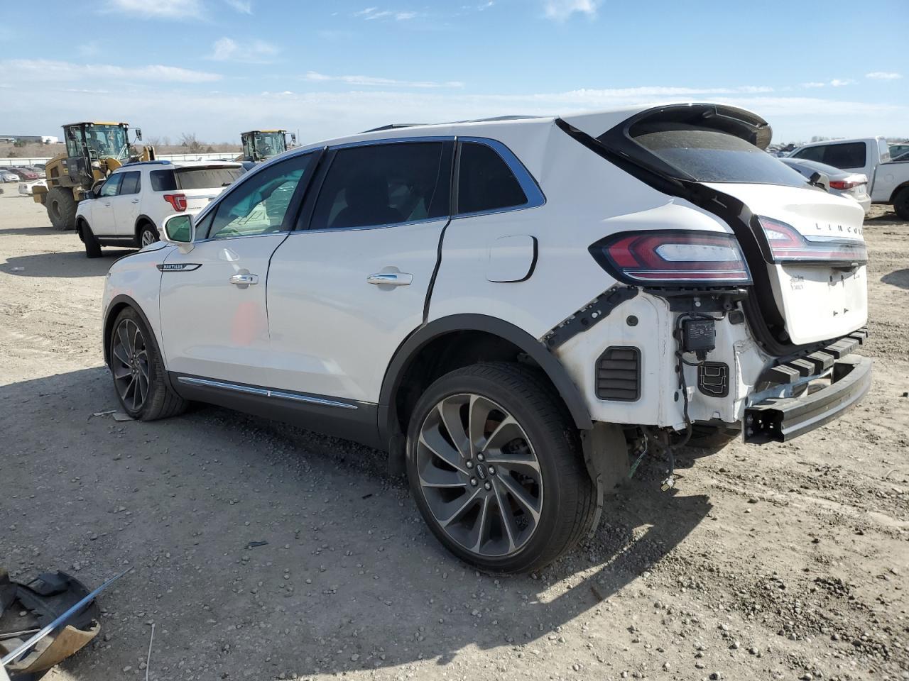 2019 Lincoln Nautilus Reserve - Image 2