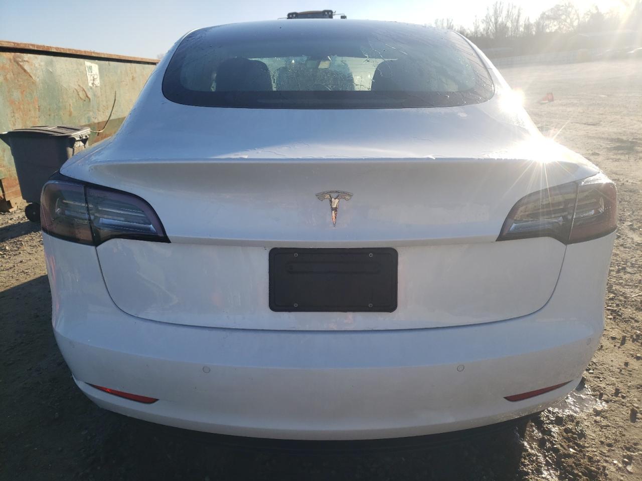 2020 Tesla Model 3 - Фото 6