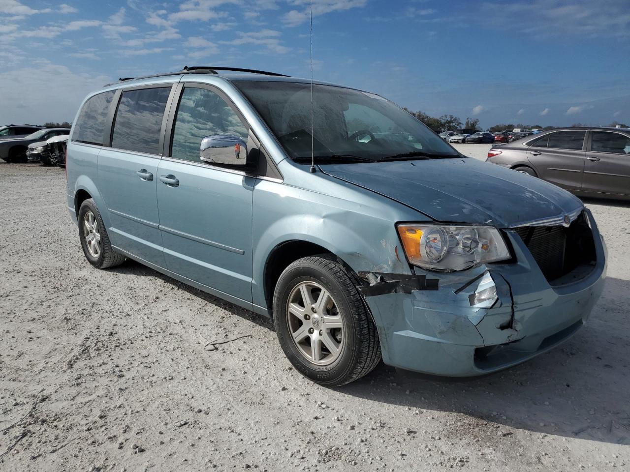 2008 Chrysler Town & Country Touring - Фото 4