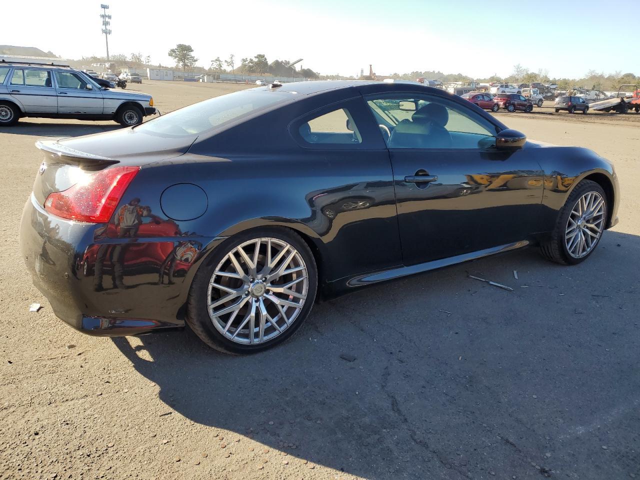 2010 Infiniti G37 - Фото 3