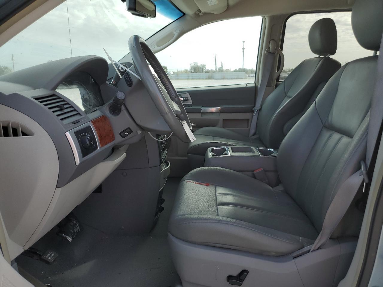 2008 Chrysler Town & Country Touring - Фото 7