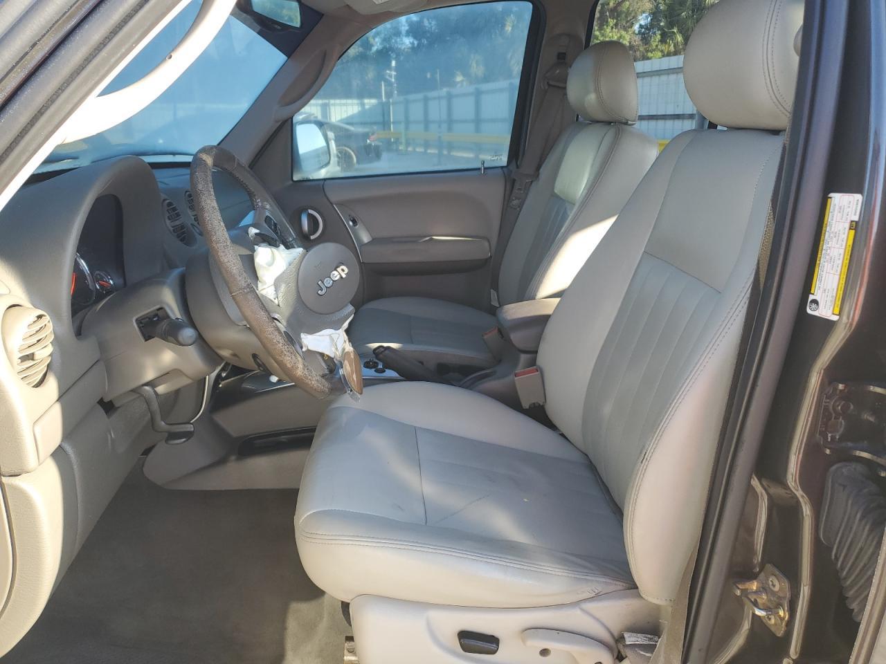 2005 Jeep Liberty Limited - Image 7
