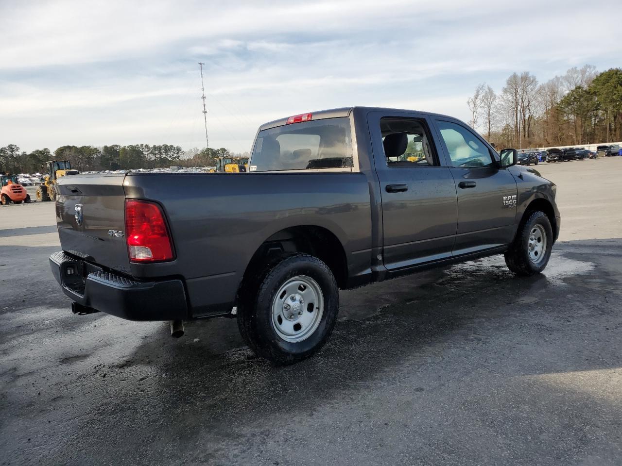 2021 Ram 1500 Classic Tradesman - Фото 3