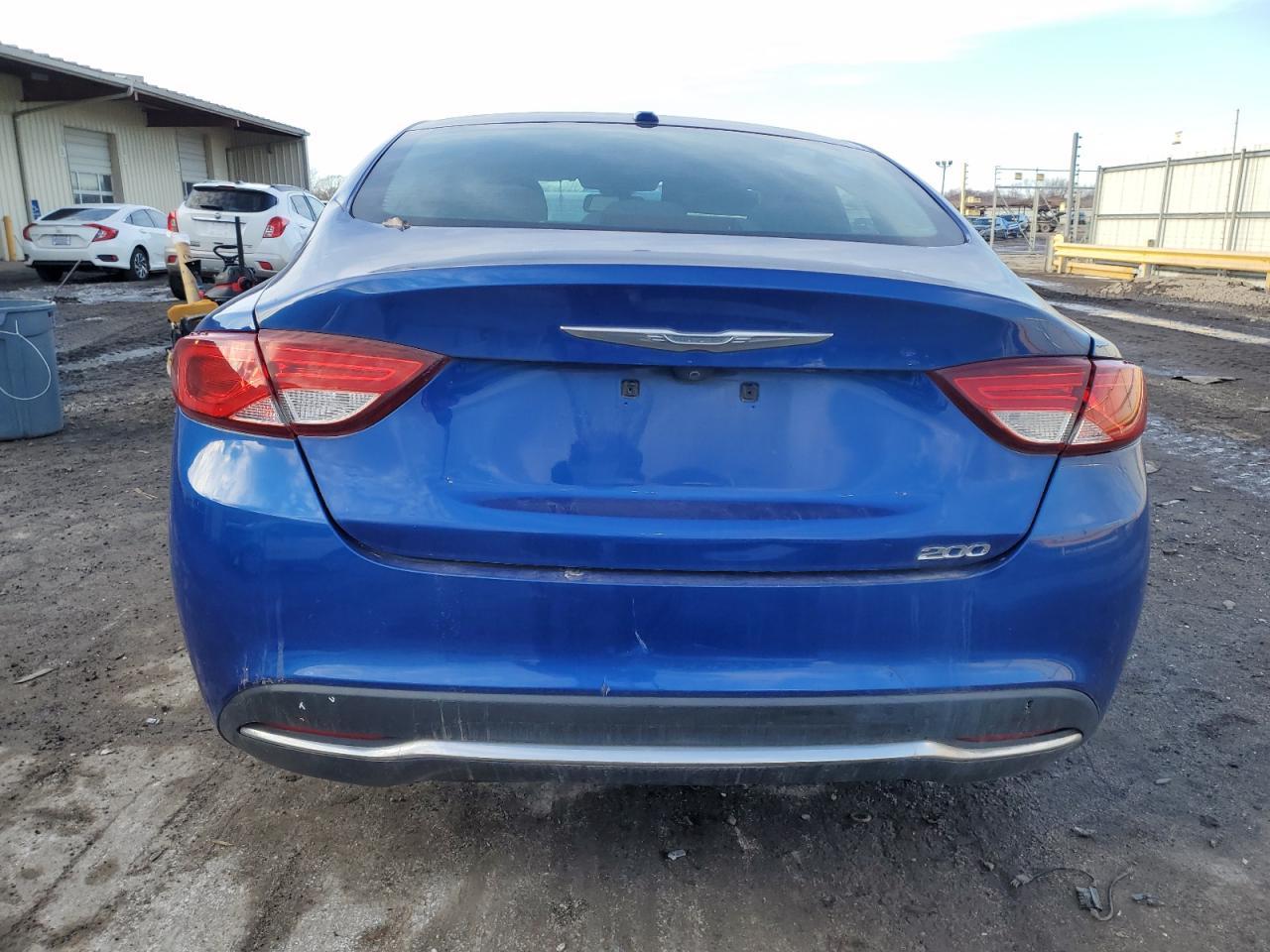 2015 Chrysler 200 Limited - Image 6