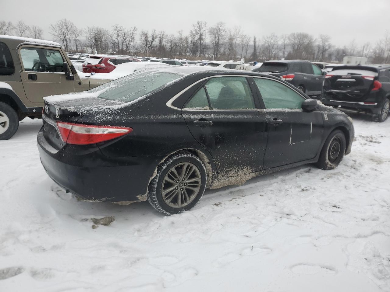 2015 Toyota Camry Le - Фото 3