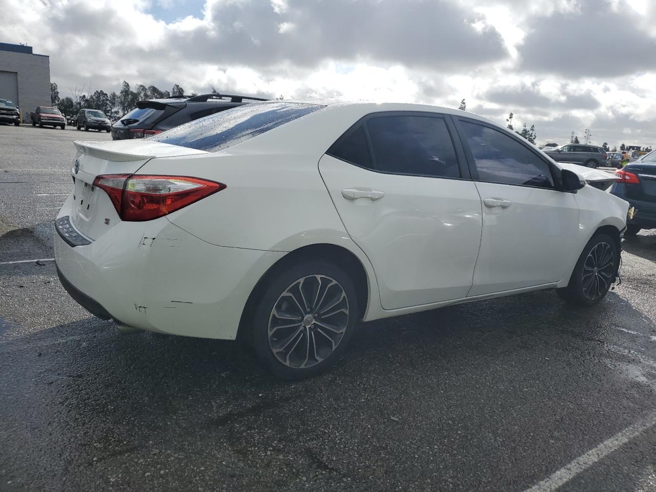 2015 Toyota Corolla L - Фото 3
