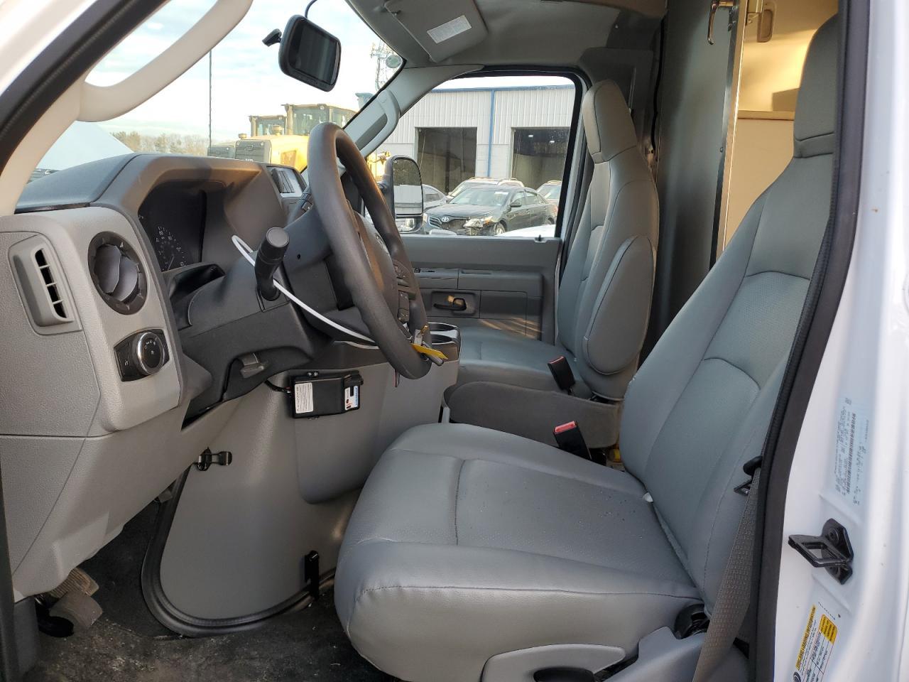 2025 Ford Econoline E450 Super Duty Cutaway Van - Image 7