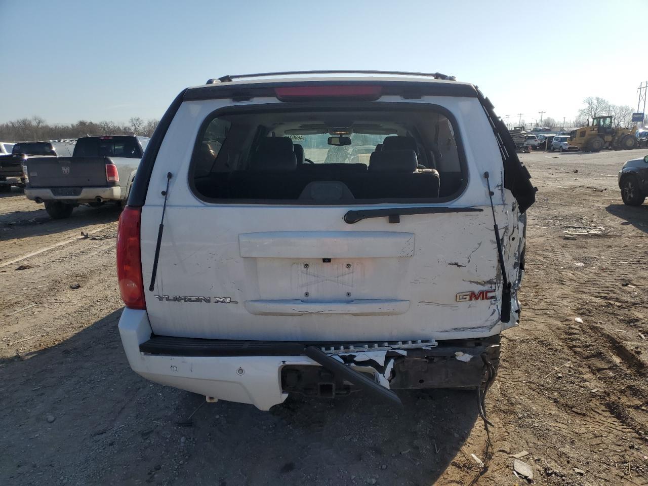 2014 GMC Yukon Xl K1500 Slt - Image 6