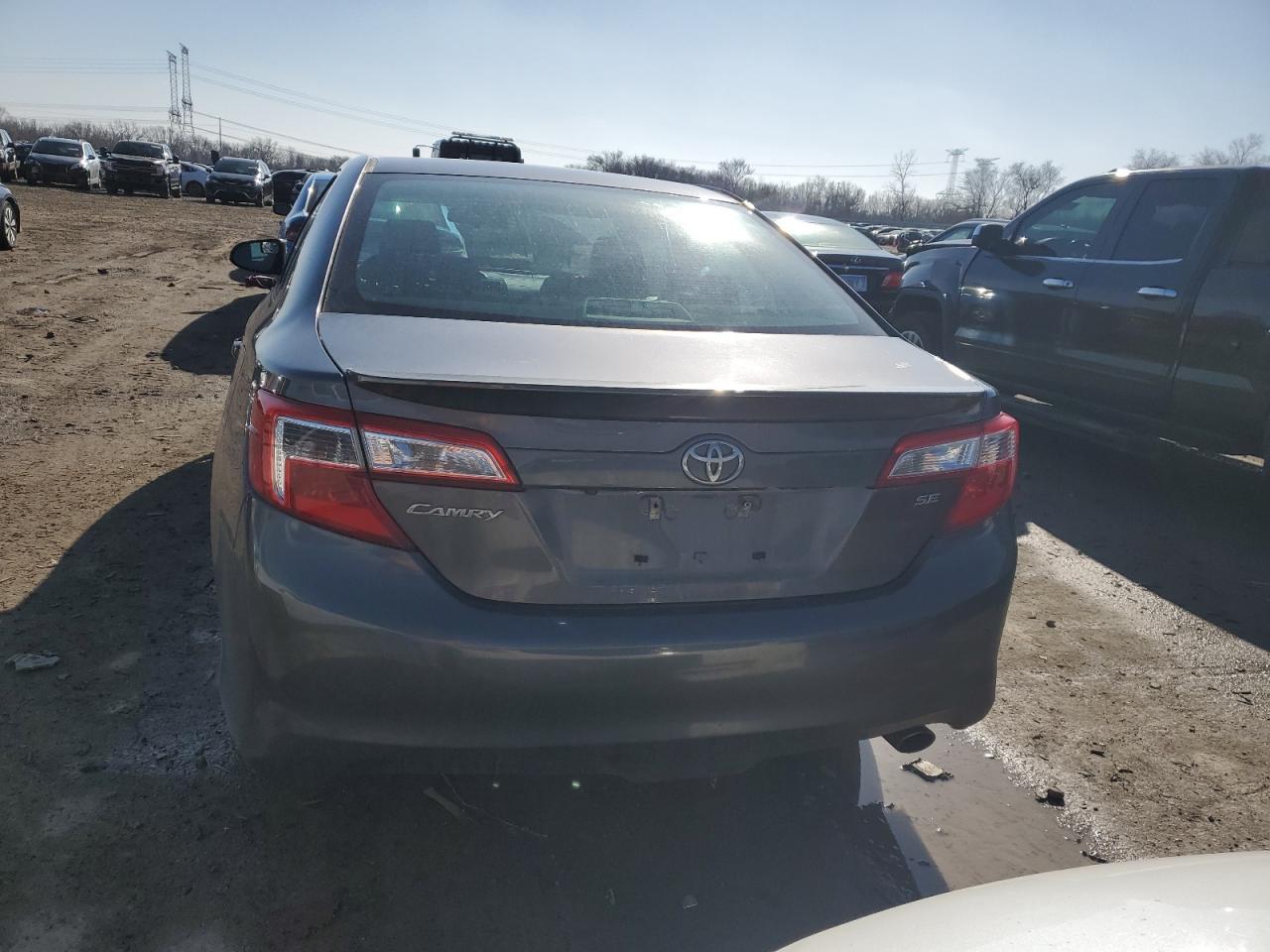 2014 Toyota Camry L - Фото 6