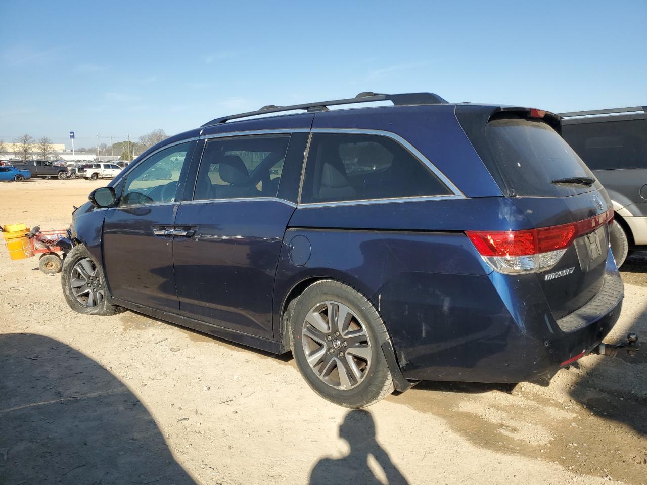 2014 Honda Odyssey Touring - Image 2