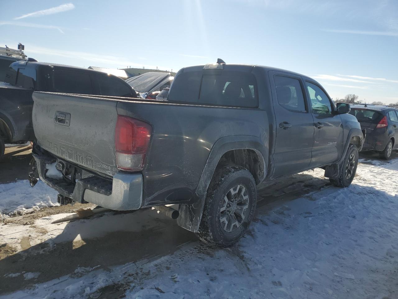2017 Toyota Tacoma Double Cab - Image 3