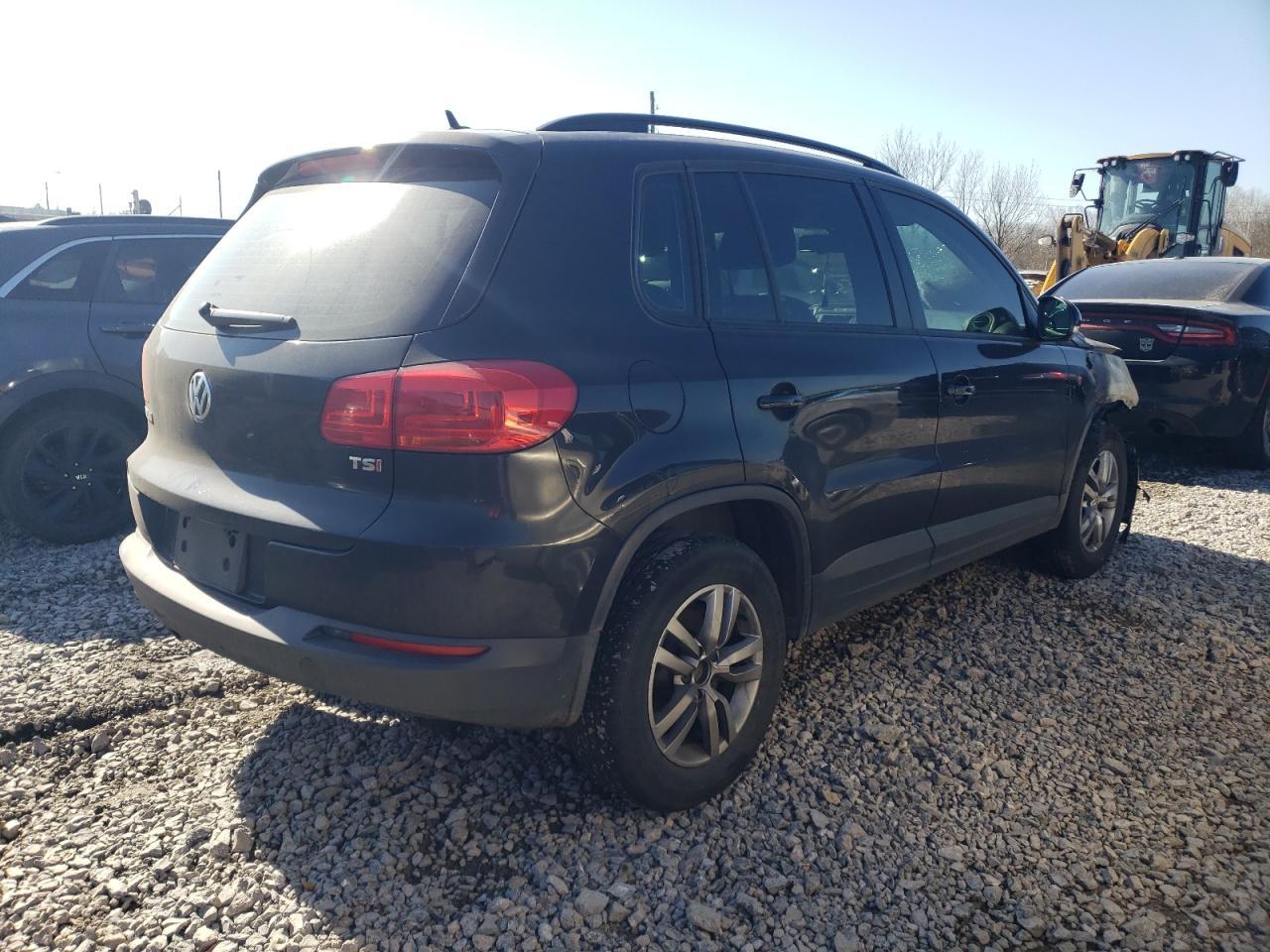 2016 Volkswagen Tiguan S - Фото 3