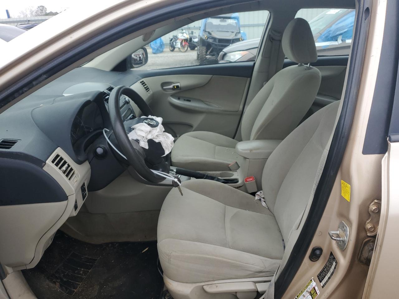 2011 Toyota Corolla Base - Фото 7