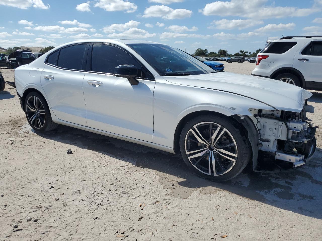 2020 Volvo S60 T5 R-Design - Фото 4