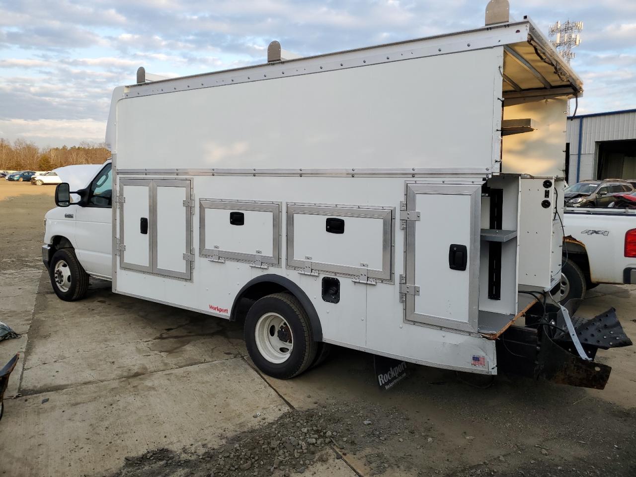 2025 Ford Econoline E450 Super Duty Cutaway Van - Image 2