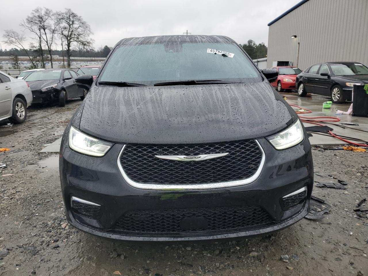 2024 Chrysler Pacifica Limited - Image 5